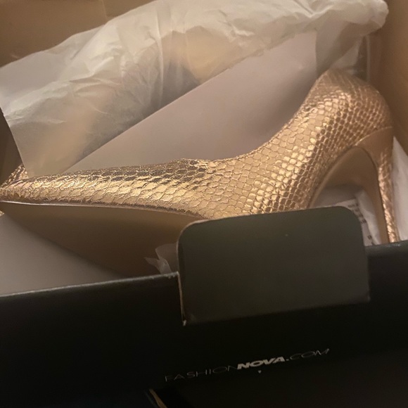 Rose gold pumps - Picture 3 of 4